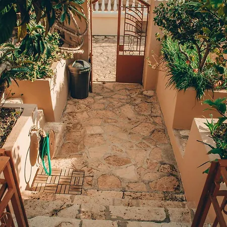 Kleanthe Guest house